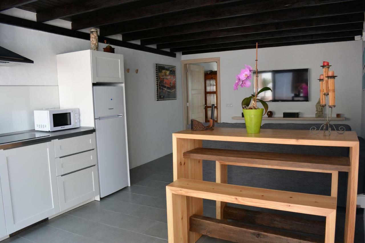 Apartamento Las Palmeras Nazaret Exterior photo